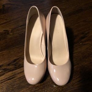 Calvin Klein patent leather cream/tan pumps/heels